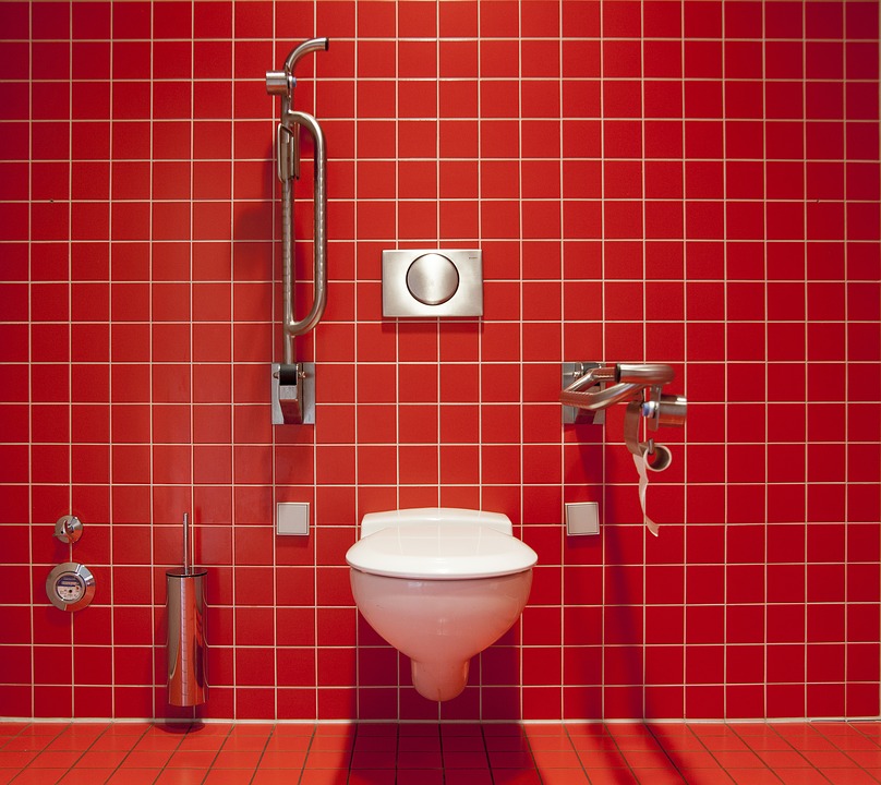 Mauvaises odeurs dans les toilettes : mes astuces au naturel pour vous en débarrasser